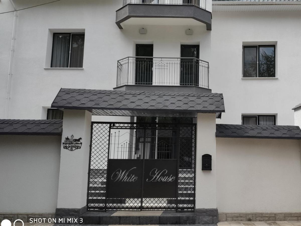 White House Aparthotel Balti Exterior photo