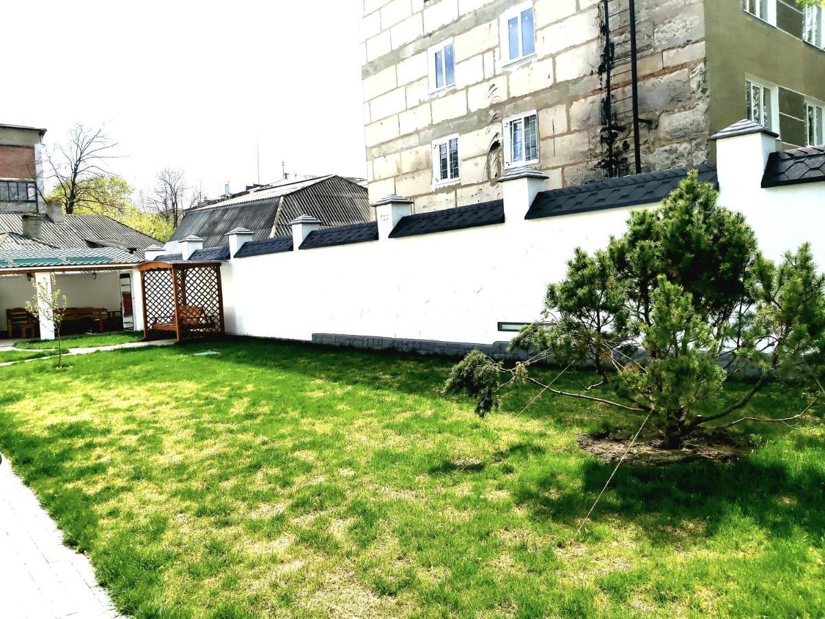 White House Aparthotel Balti Exterior photo