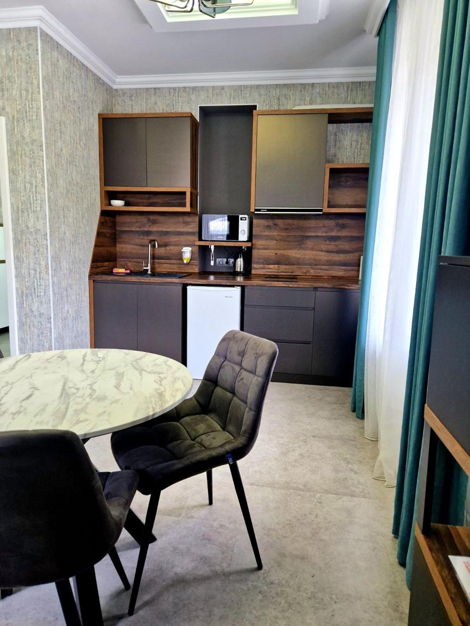 White House Aparthotel Balti Room photo